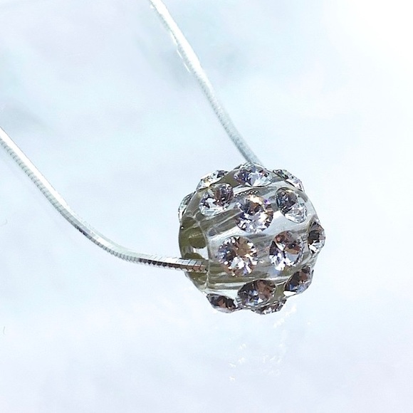 Acrylic Crystal Necklace Embellished With Genuine “Crystal Stone Elements” New! - Picture 2 of 8